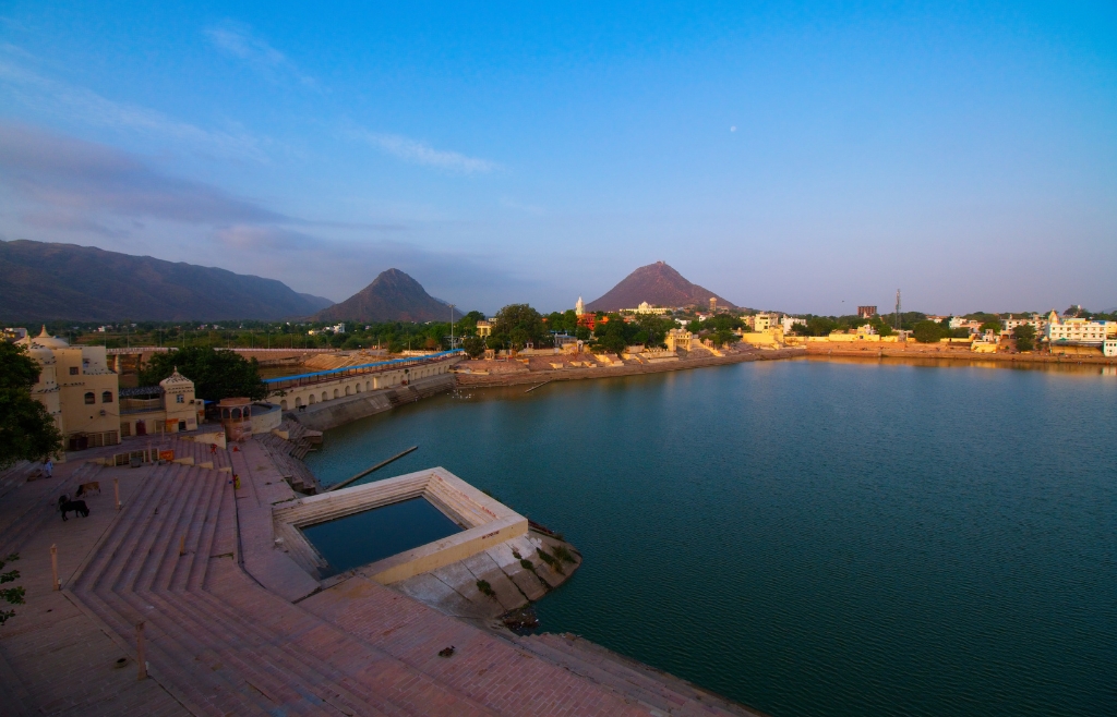 Scenic Lakeside Wedding Settings